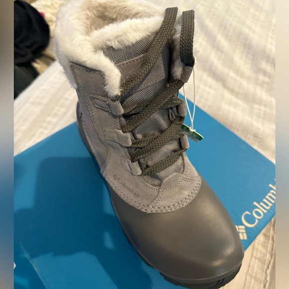 Columbia Sierra Summette Shorty boots - Picture 3 of 3